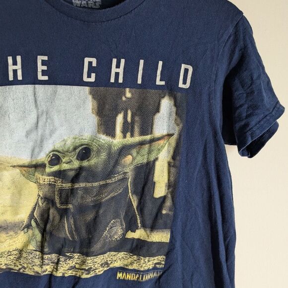 Star Wars The Child Mandalorian Baby Yoda Graphic Tee Tshirt Women's Size Small - Picture 2 of 3